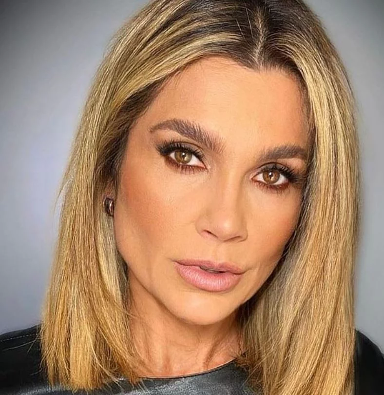 Estreou na televisão com a telenovela Top Model (1989), pelo concurso do Domingão do Faustão, Melhor de Três, ficando em primeiro lugar. E fez várias novelas de sucesso. 