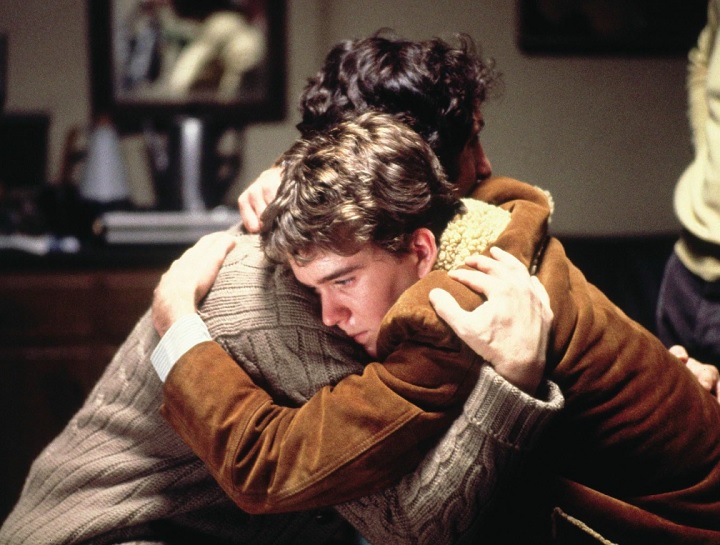 O filme foi um sucesso crítico e comercial, ganhando quatro Oscars, incluindo o de Melhor Diretor para Redford. 