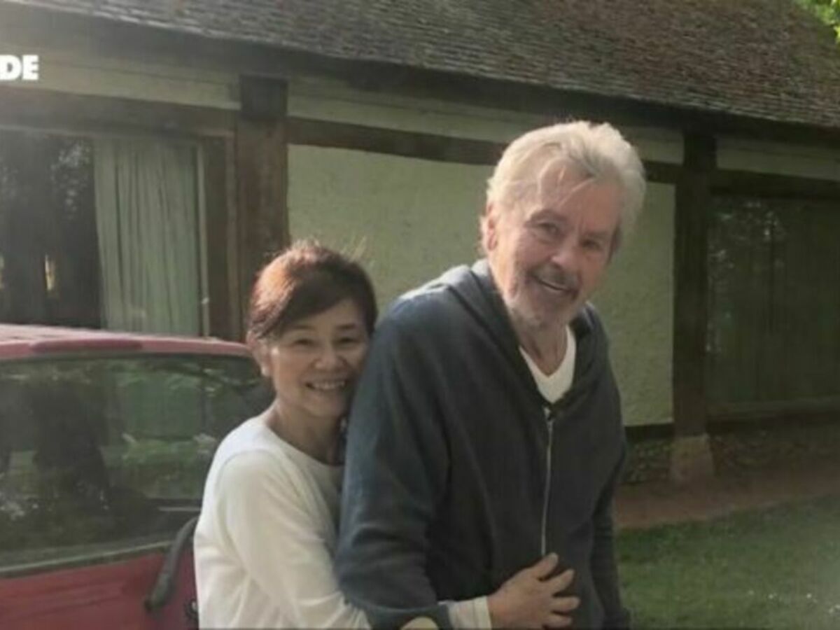 O imbróglio jurídico na família Delon envolve ainda um processo movido pelos filhos por assédio moral contra Hiromi Hollin, definida pela imprensa francesa como “dama de companhia” do astro do cinema.