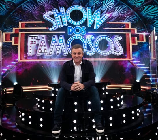 Luciano estreou em TV aos 23 anos e, um ano depois, passou a apresentar seu próprio programa: Circulando, na CNT Gazeta. A carreira cresceu, ele ganhou programa na Band, depois na Globo (Caldeirão), e hoje substitui Fausto Silva no Programão.