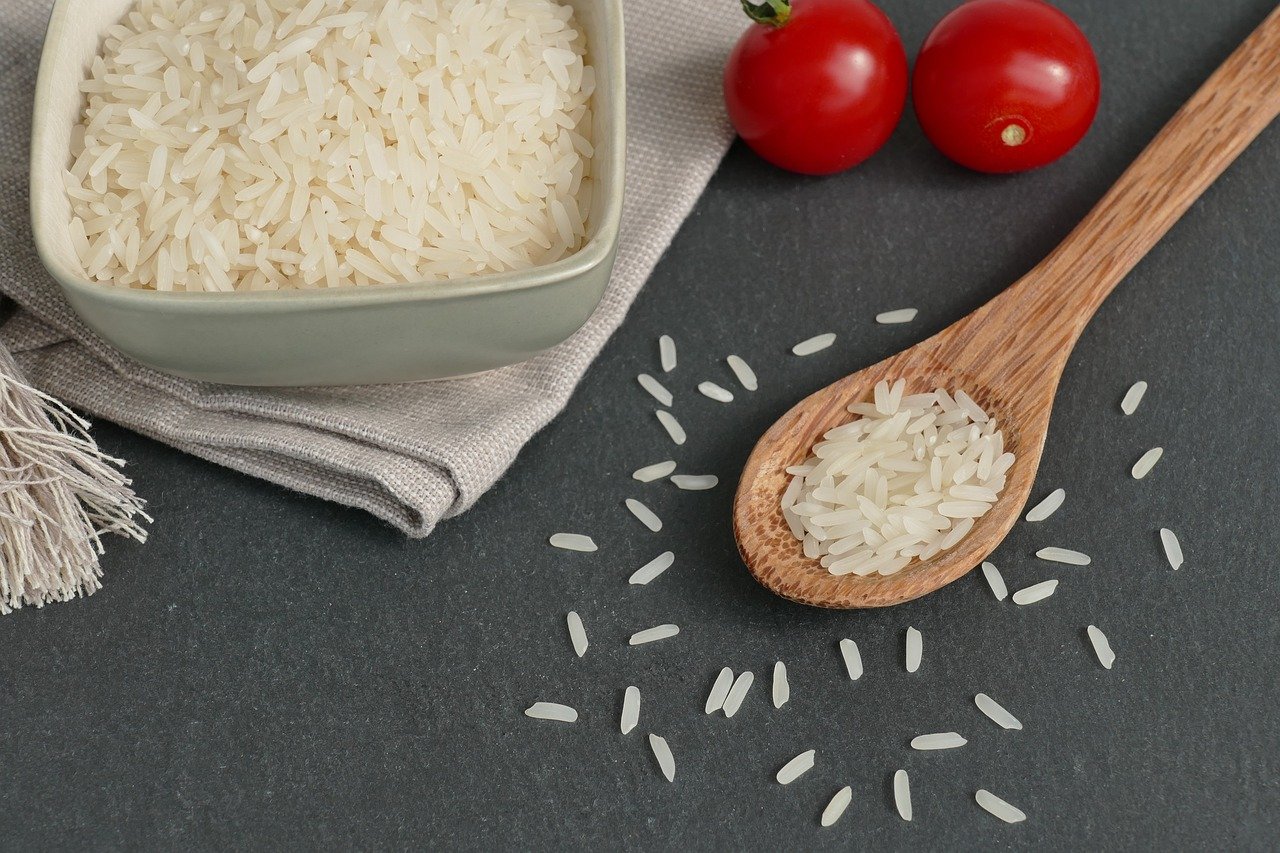 Arroz Basmati- Com grãos longos e aroma perfumado, é uma boa fonte de carboidratos complexos. Com origem na Índia, é bastante consumido também no Paquistão. Seu aroma distinto torna-o ideal na culinária que inclui o curry no tempero.