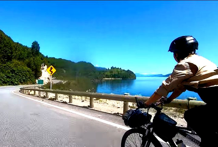 Ciclovia Carretera Austral (Chile) - É uma rodovia no sul clileno, com 1.240 km entre Puerto Montt e Villa O'Higgins. Embora funcione como ciclovia, há trechos que precisam ser complementados por balsas. 