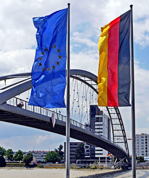 Ciclovia do Rio Reno (Alemanha, Suíça, França e Holanda) - São mais de 1.200 km passando pelos quatro países e cruzando trechos espetaculares - sendo 9 Patrimônios Culturais da Unesco. 