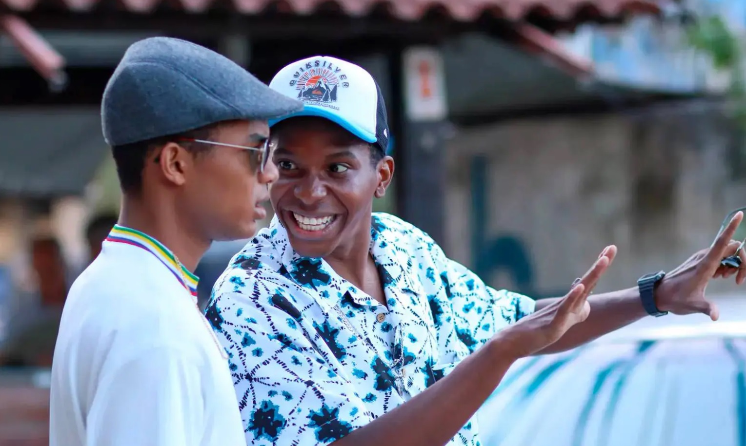 No início, Buchecha fica focado no novo trabalho, mas ele se vê seduzido com o impacto que a vida dos MCs têm entre as mulheres e resolve participar de um festival e representar o Morro do Salgueiro.