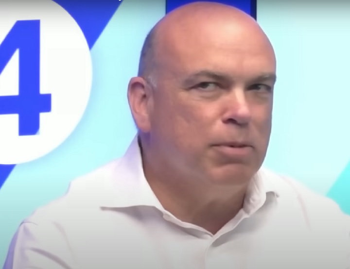 Depois de enfrentar um processo judicial relacionado a essas acusações, em junho deste ano ele foi absolvido de todas as 15 acusações de fraude.