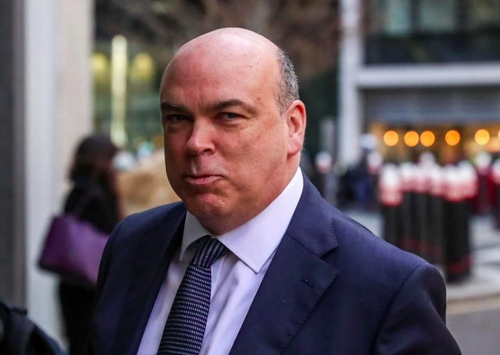 O acidente resultou em pelo menos uma morte confirmada e seis pessoas desaparecidas, entre elas o bilionário britânico Mike Lynch, conhecido como o Bill Gates do Reino Unido.