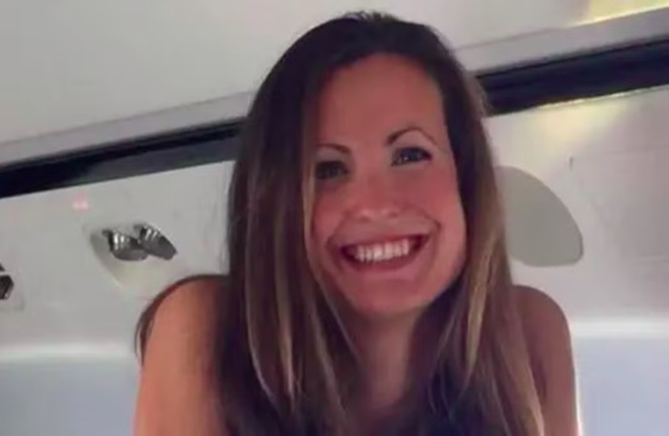 Uma das sobreviventes relatou que acordou ao perceber que a água já havia invadido a embarcação. Mesmo assim, conseguiu escapar com sua filha de um ano.