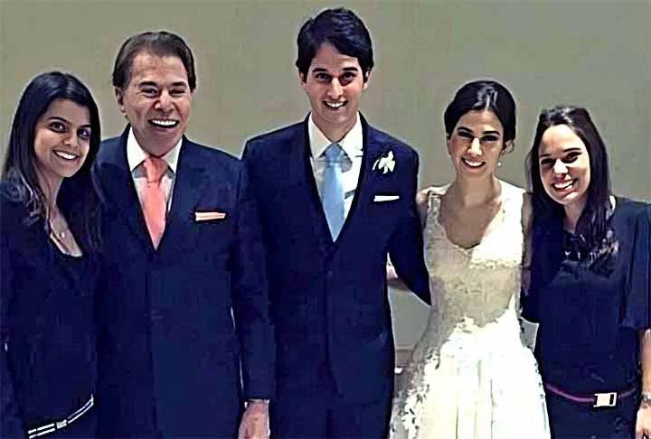 A festa de casamento aconteceu em 2015 e contou com o neto de Silvio, Tiago Abravanel, cantando e animando os convidados. A cerimônia seguiu os preceitos judaicos, que o Senor Abravanel tanto pregava em seus 93 anos de vida.