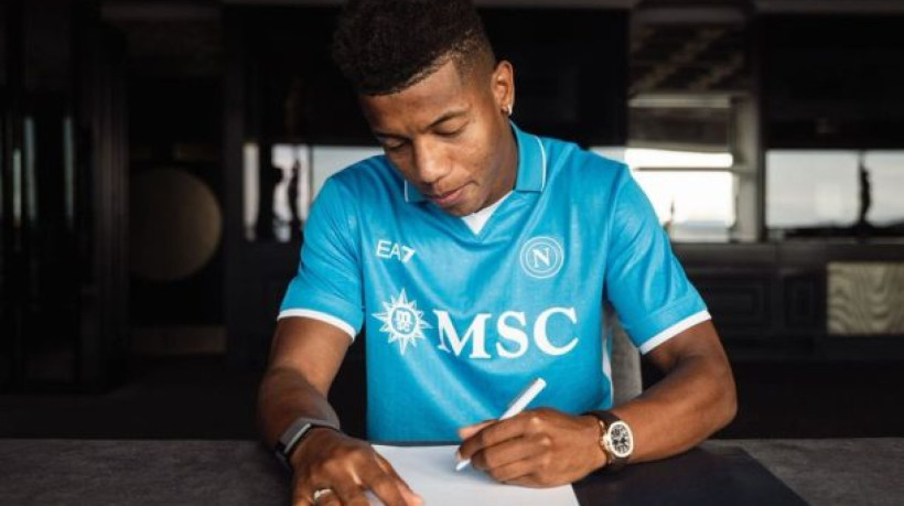 Atacante deixa o Benfica por 30 milhões de euros, incluindo bônus por metas. Tricolor paulista tem direito a 3% do valor da negociação