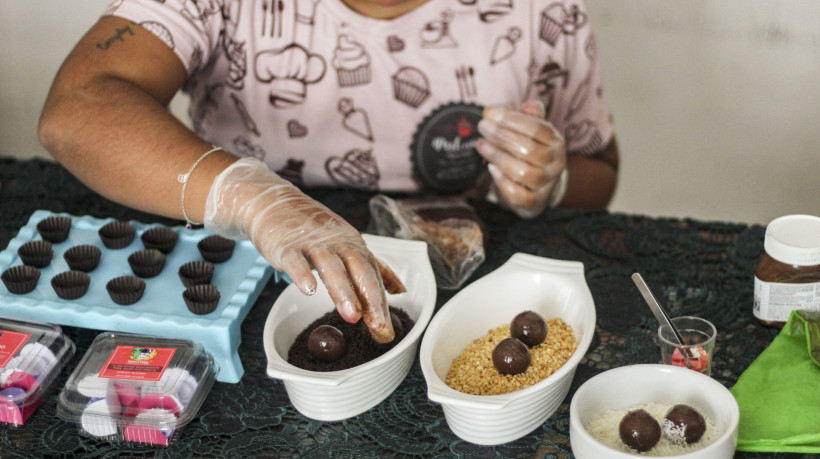 21-08-2024: Raquel Sales, assessora t&eacute;cnica e uma das realizadoras do estudo, ressalta que, apesar das mulheres terem mais escolaridade e estarem a frente dos lares, elas recebem menor remunera&ccedil;&atilde;o