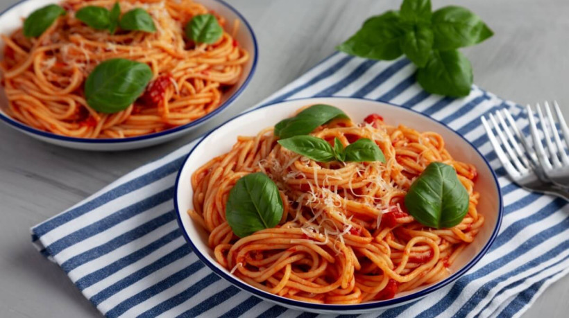 Espaguete pomodoro (Imagem: Liudmyla Chuhunova | Shutterstock)