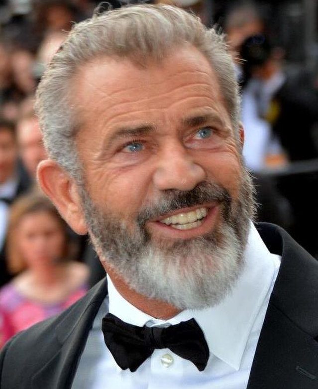 Mel Gibson - O astro de Coração Valente (1995) foi preso em 2006 por dirigir bêbado, xingar e dizer palavras antissemitas aos policiais. Em 2011, foi detido por brigar com a namorada. 