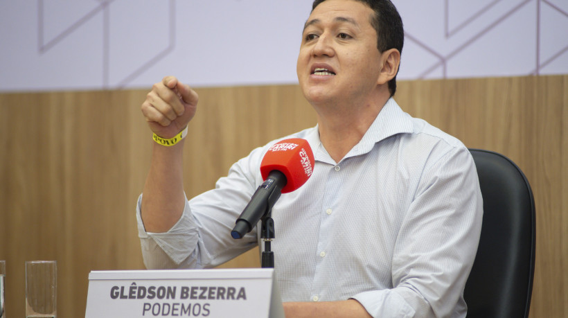 Gl&ecirc;dson Bezerra foi reeleito em 2024 prefeito de Juazeiro do Norte