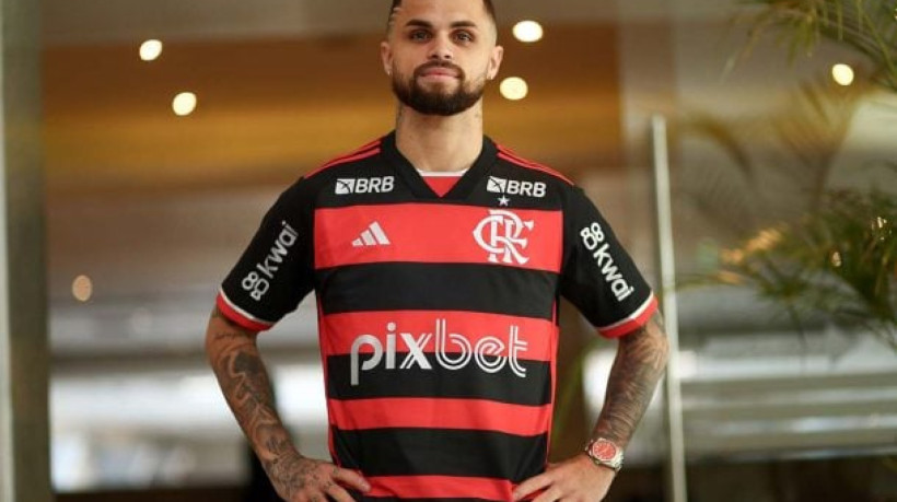 Michael foi anunciado pelo Flamengo nesta quinta-feira (22); jogador foi alvo de brincadeiras de velhos conhecidos de clube