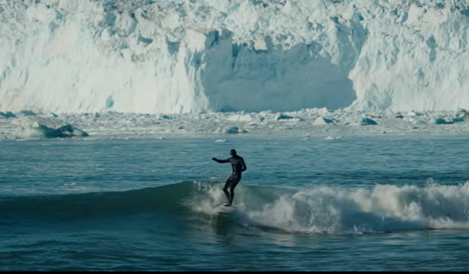 Ele disse que surfar uma onda criada por gelo é uma atividade que já foi feita no Alasca, mas nunca havia sido realizada na Groenlândia. A expedição faz parte do projeto One Shot, liderado pela empresa de moda e aventura Blue Banana, que postou as imagens no YouTube. 