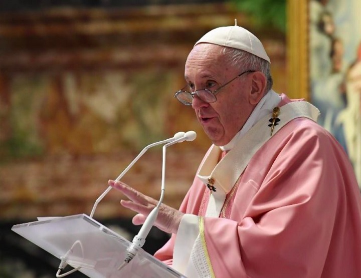 Consta que Madonna gostaria de uma aproximação com o Papa Francisco para acabar com essa rejeição por parte da Igreja, onde já muito tempo é persona non grata.