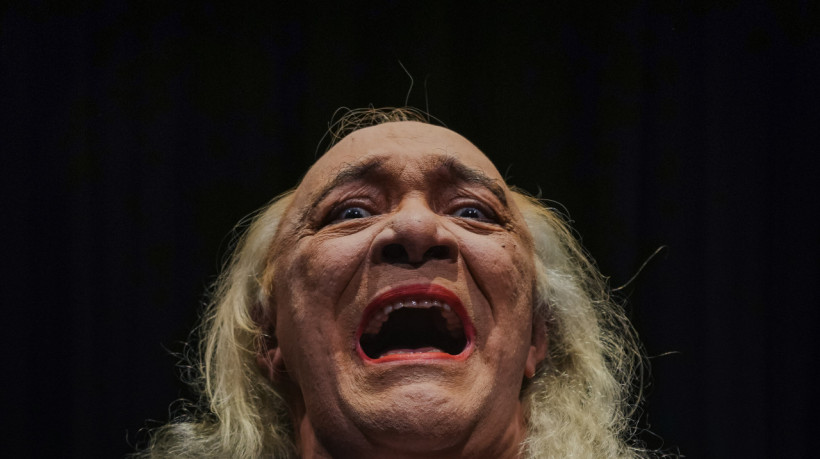 FORTALEZA, CEARÁ, 23-08-2024: O ator Ricardo Guilherme lança seu novo espetáculo. Na foto, o ator se prepara para sua estreia. (Foto: Fernanda Barros / O Povo) (Foto: FERNANDA BARROS)