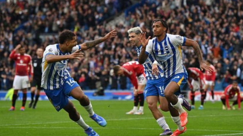 Brasileiro marca aos 49 da etapa final e coroa a sua grande atuação neste 2 a 1 sobre os Red Devils, pela 2ª rodada inglesa