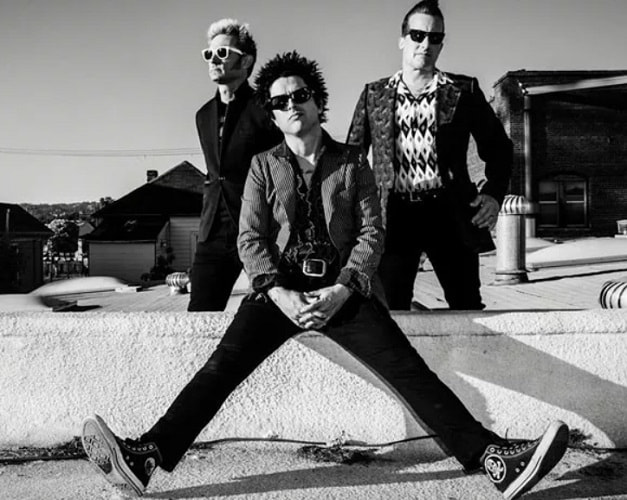Mike Dirnt e Billie Joe Armstrong se conheceram quando tinham apenas 10 anos. Isso foi pouco antes do pai de Billie morrer de câncer. Dirnt foi um dos poucos amigos de Billie conseguiu conhecer e ter um contato com seu pai. Aos 15 anos, Mike foi morar com Billie e começaram a trabalhar de ajudantes de garçom para ganharem uma grana.