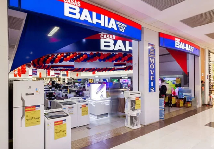 Quarto: o Grupo Casas Bahia, fundado em 1952, é um dos maiores varejistas de móveis e eletrodomésticos do Brasil. Com um faturamento de R$ 22 bilhões em 2023, a empresa é um ícone no setor de varejo, especialmente conhecido por suas políticas de crédito acessível.