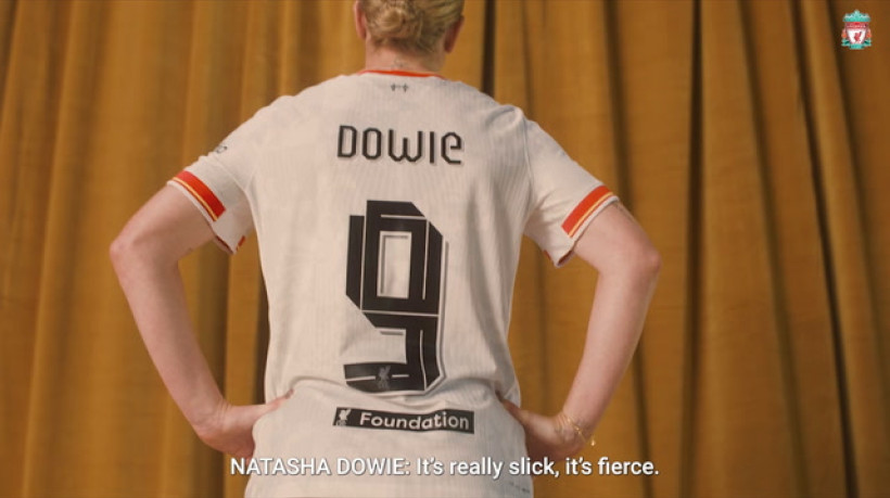 Liverpool lança terceiro uniforme para a temporada 2024-25