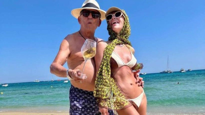 Galvão Bueno e Desirée Soares contaram em programa um momento íntimo que viveram em uma praia paradisíaca na Indonésia 