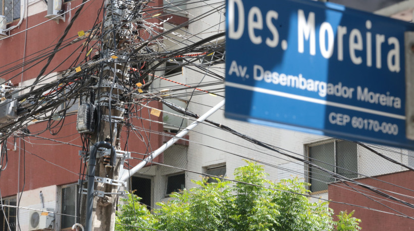 FORTALEZA-CE, BRASIL, 28-08-2024: Internalização da fiação da avenida Desembargador Moreira. (foto: Fabio Lima/ OPOVO)