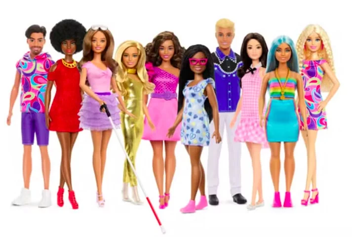 Com o intuito de tornar sua linha de produtos ainda mais inclusiva, em julho de 2024 a Mattel introduziu sua primeira boneca Barbie cega.