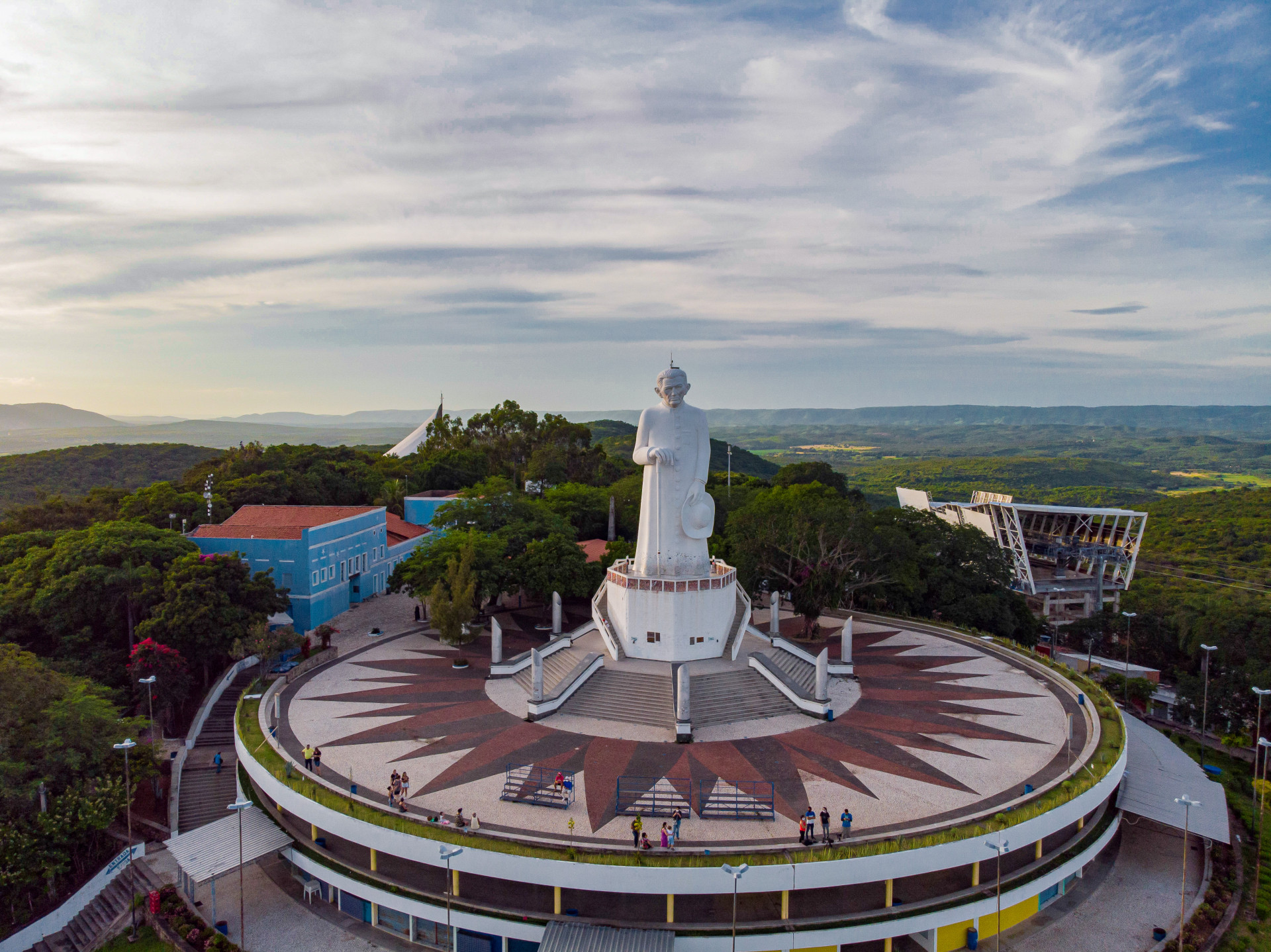 Turismo religioso &eacute; apontado como principal fator do aumento (Foto: FCO FONTENELE)