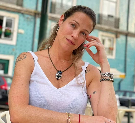 Não sou ciumenta estando junto, imagina separada. O que fiquei foi insegura, porque ele tem 50% da responsabilidade pelos filhos. Alternamos e cada um fica quinze dias com as crianças.