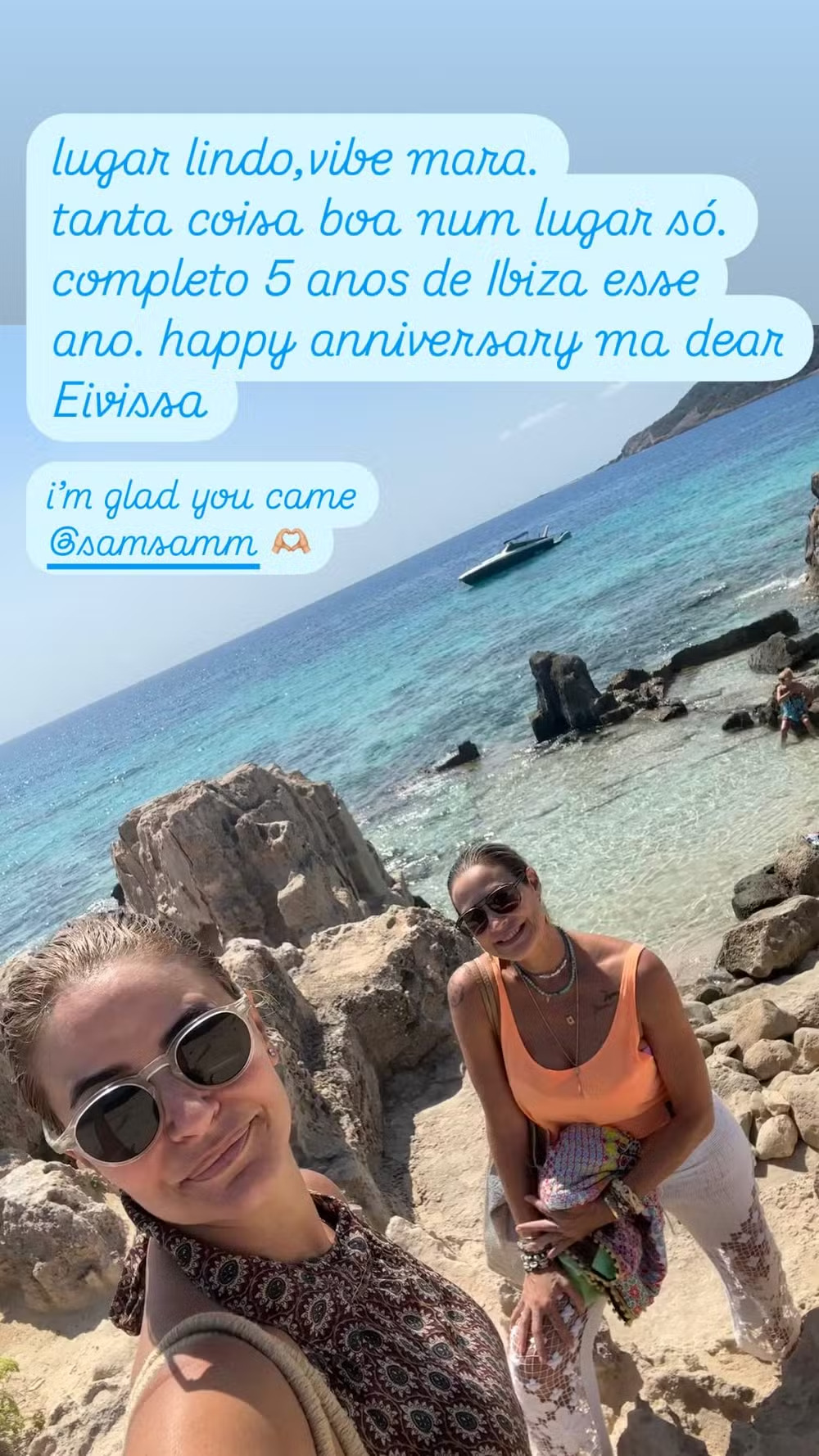 Luana mora em Portugal, mas gosta de Ibiza, na Espanha, e disse que faz cinco anos que ela visitou a ilha espanhola pela primeira vez. Lugar lindo, vibe mara. Tanta coisa boa em um lugar só