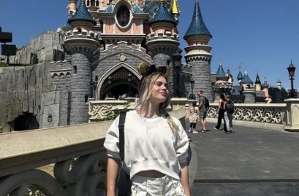 Em 2017, ela tinha surpreendido o público com declarações no Luana sem Freio, seu canal no YouTube, ao declarar: Já fui rejeitada por homem, já fui traída