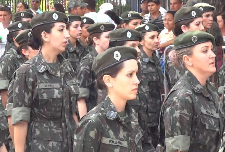 Além desses, Bolívia, Colômbia, Nicarágua, Venezuela e Chile também oferecem às mulheres acesso total às áreas de combate. 
