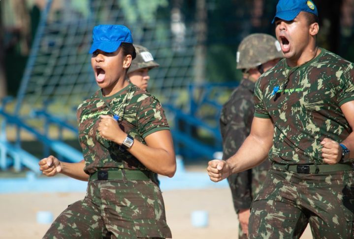 Segundo o ministro, as acomodações dos quartéis serão adaptadas. Com isso, ele diz que a tendência é que a adesão das mulheres às Forças Armadas cresça daqui para frente.