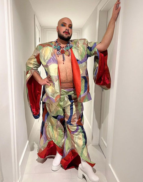 Depois, Tiago emendou trabalho em outras duas novelas na emissora: Joia Rara, em 2013, e Pega Pega. Entre 2015 e 2016, participou da série Chapa Quente, também na Rede Globo.