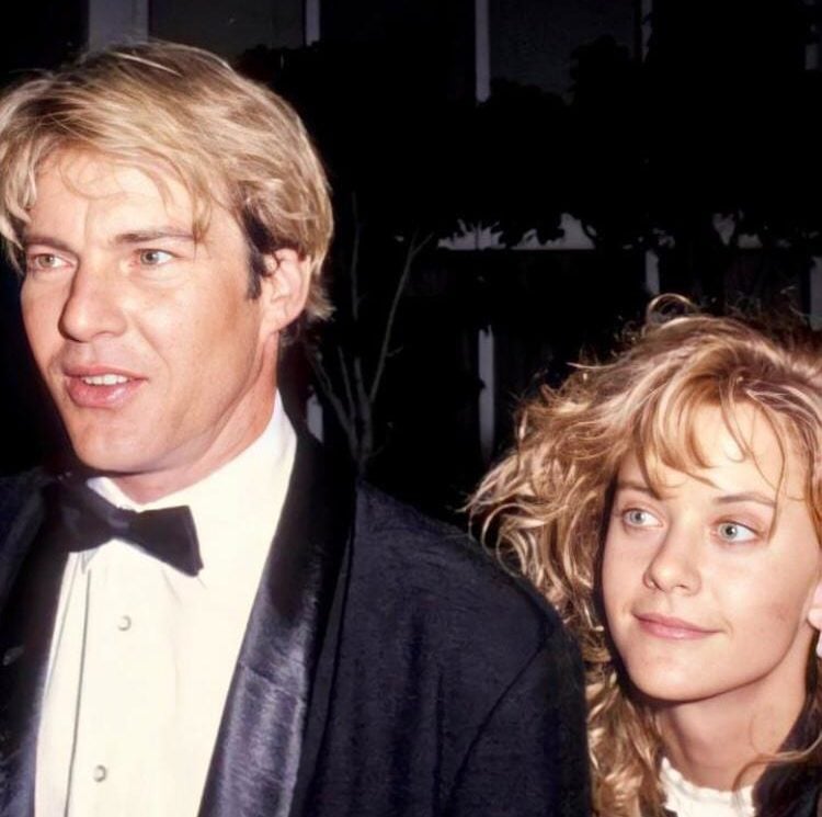 Meg Ryan (atriz americana de sucesso em Hollywood, com diversos filmes famosos) e Dennis Quaid (ator americano, também com vasta carreira no cinema). 