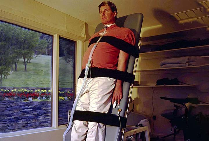 Tudo mudou no dia 27 de maio de 1995, quando Reeve ficou tetraplégico após sofrer um acidente a cavalo durante uma competição equestre em Culpeper, passando a usar uma cadeira de rodas para se mover e um ventilador portátil para respirar. 