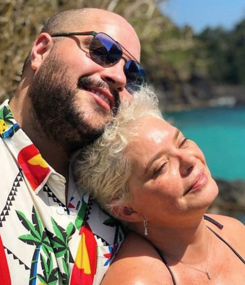 Em 2006, participou da peça A Sessão da Tarde ou Você não soube me amar. Pouco depois, Abravanel também começou a atuar como músico nos musicais Miss Saigon e  Hairspray. 