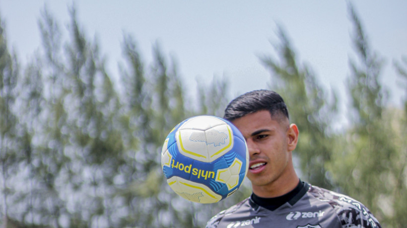 FORTALEZA, CE, BRASIL, 30-08-2024 - Entrevista com o jogador do Cear&aacute; zagueiro David Ricardo (foto: Matheus Souza/O povo) (Foto: Matheus Souza em 30-08-2024 )