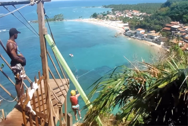 Tirolesa do Morro de São Paulo - Fica no mirante, ao lado do Farol do Morro de São Paulo, na Costa do Dendê (BA). É a maior tirolesa sobre água no Brasil. Tem 340m de extensão e 70m de altura. E leva a pessoa para as águas da Primeira Praia.  