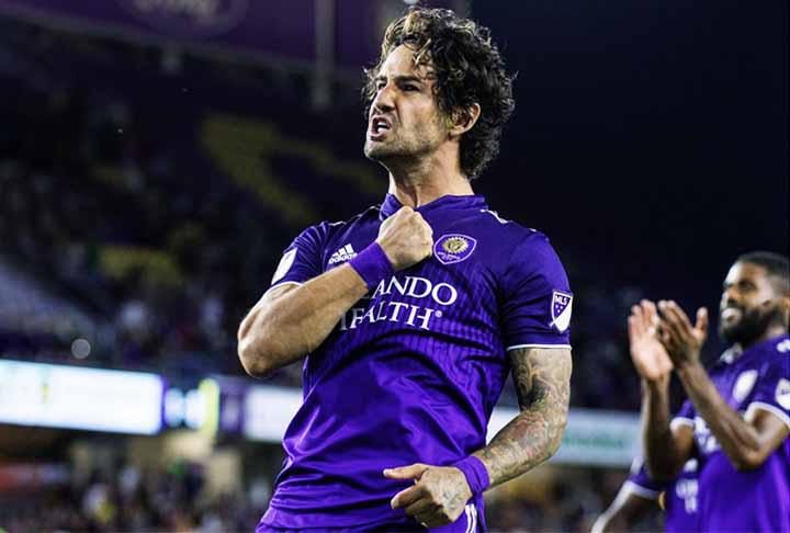 Revelado nas divisões de base do Internacional, Alexandre Pato teve passagens por Milan (ITA), Corinthians, São Paulo, Chelsea (ING), Villarreal (ESP), Tianjin Tianhai (CHI) e Orlando City (EUA). 