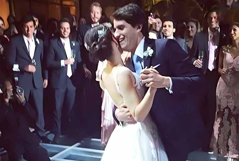 O empresário Caio Curado, marido da caçula de Silvio Santos, Renata Abravanel, trabalha com relações públicas e cuida da imagem de empresas. 