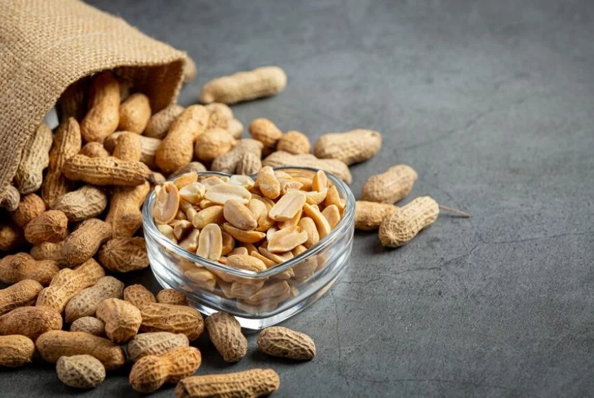 No entanto, é necessário ter  moderação, pois o excesso pode levar a problemas de saúde e ganho de peso. Uma pesquisa revelou que boa parte dos brasileiros desconhece suas propriedades nutricionais, e acredita que ele  consiste apenas em gordura e colesterol prejudicial.