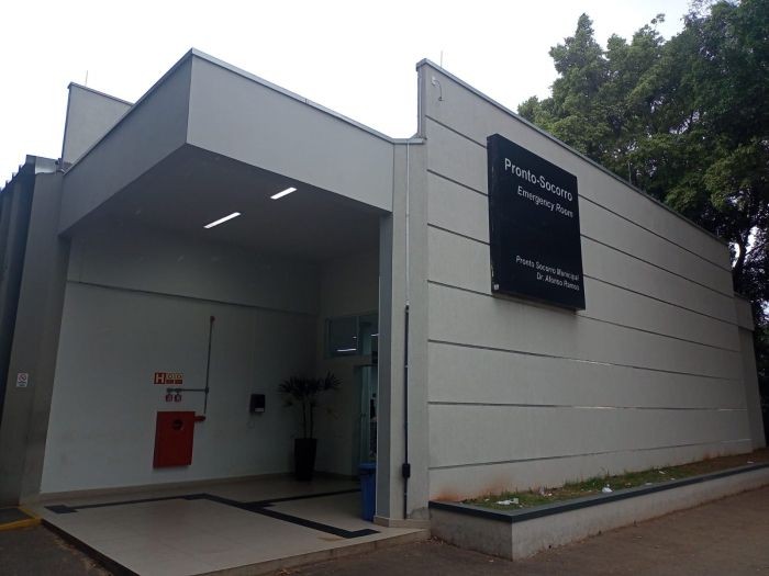 Em Santa Bárbara d'Oeste, em São Paulo, um rapaz de 22 anos acabou preso, em 19/4/2022, depois de ter um ataque de fúria e quebrar um computador durante atendimento no Pronto-Socorro. 