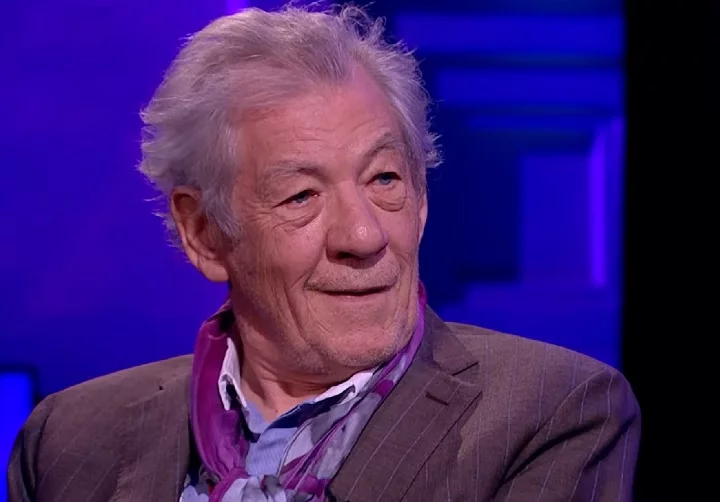 Em 1991, McKellen foi nomeado Cavaleiro (KBE) por serviços ao teatro no Reino Unido. Em 2008, a Rainha Elizabeth II o nomeou Companheiro de Honra (CH) por seus serviços ao drama e à igualdade.
