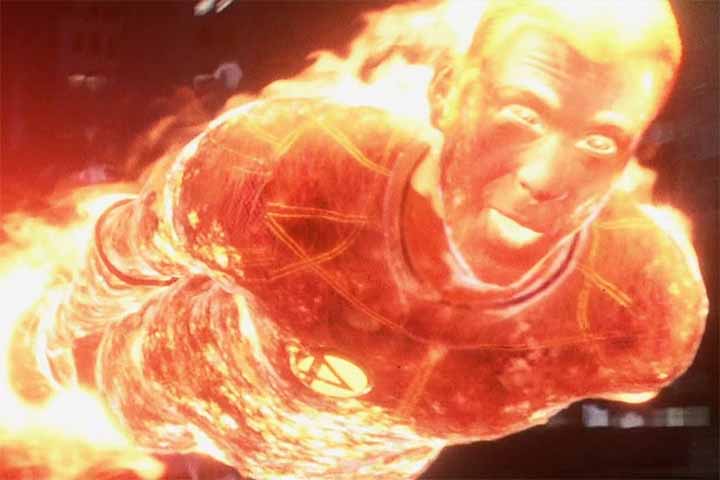 Chris Evans interpretou Johnny Storm, irmão de Sue, que se transformou a Tocha Humana. Nascido em Boston, começou sua carreira na série de televisão Opposite Sex (2000),  sendo mais conhecido por interpretar o Capitão América no Universo Cinematográfico da Marvel. 