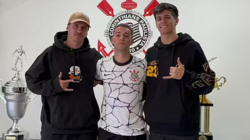 Pedro Lopes é nascido em São Paulo, mas foi com dois meses de idade para Itália. Ele defendeu as divisões de base da seleção do país