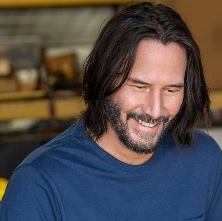 O ator é um dos mai queridos de Hollywood, já que atende aos fãs sempre com gentileza , tem ótima interação com os colegas de trabalho e valoriza a turma dos bastidores , inclusive dando presentes para os funcionários dos sets de filmagem. Além disso, é tido como um homem caridoso, que faz doações para campanhas e instituições com frequência. 