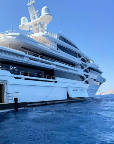 Segundo o site especializado Yacht Charter Fleet, o aluguel do iate custa cerca de 1,3 milhão de euros (R$ 8,2 milhões) por semana durante essa alta temporada de verão europeu.