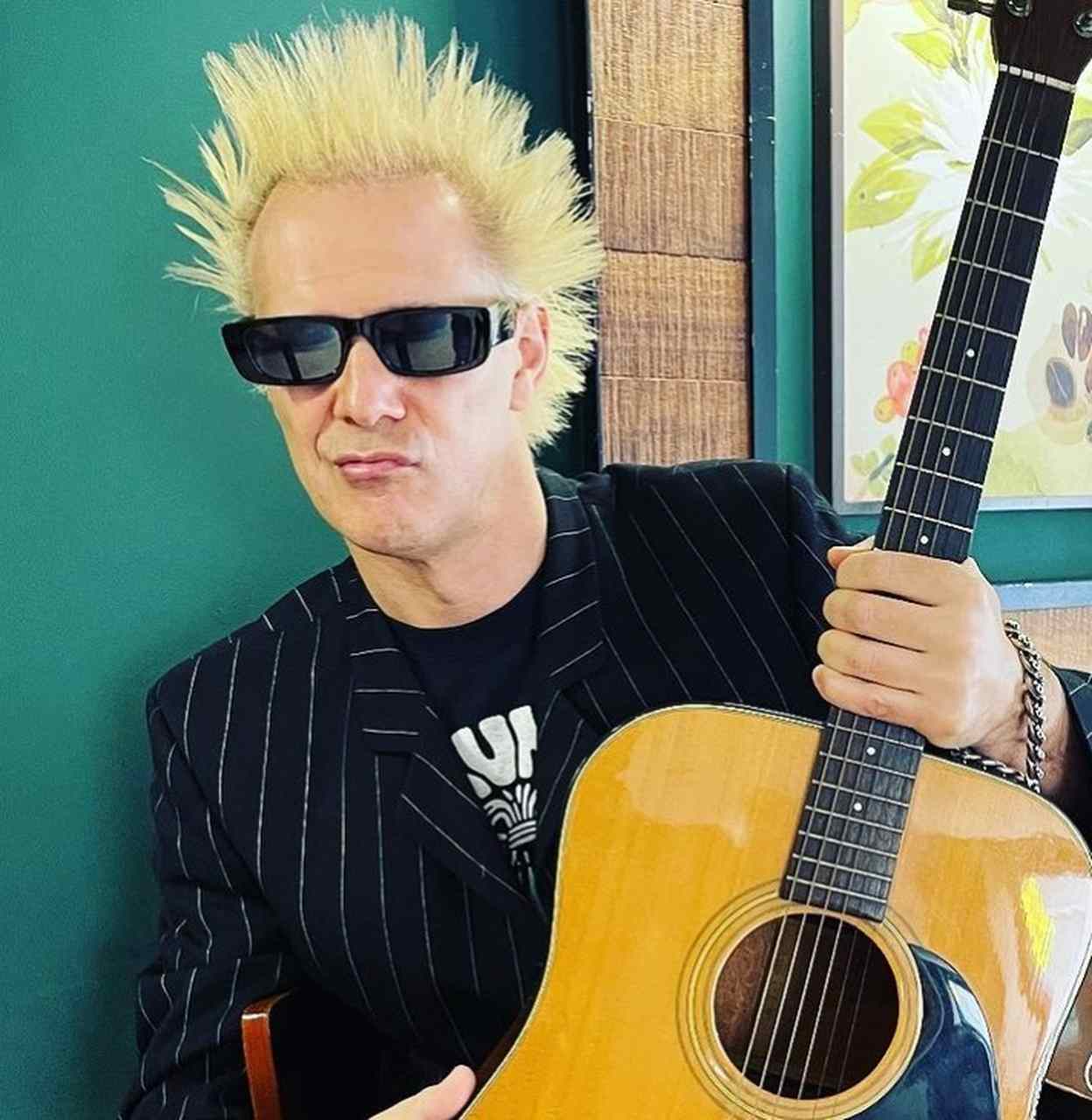 Supla - Cantor - Filho mais velho de Marta Suplicy e Eduardo Suplicy, ambos políticos. Eduardo também é economista e administrador de empresas. Marta é sexóloga e psicanalista. 